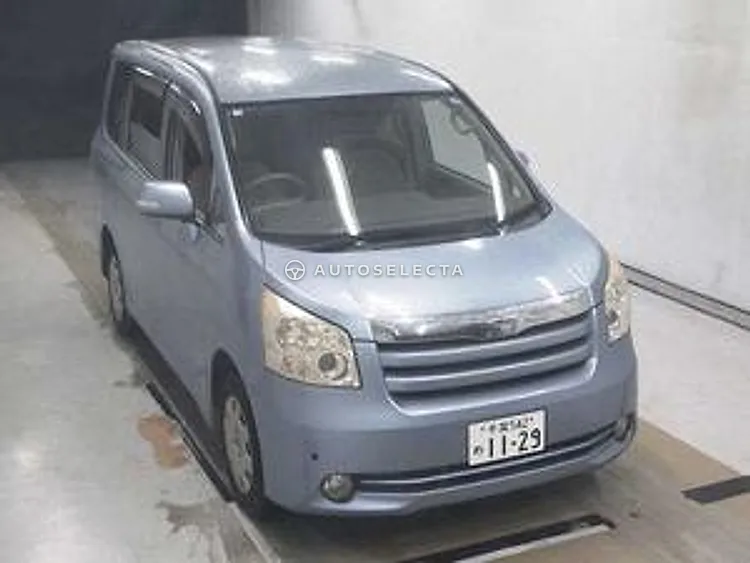 Toyota Noah 2009, photo 1 of 1