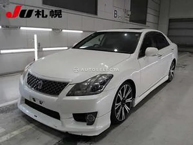 Toyota Crown 2010, auction grade R