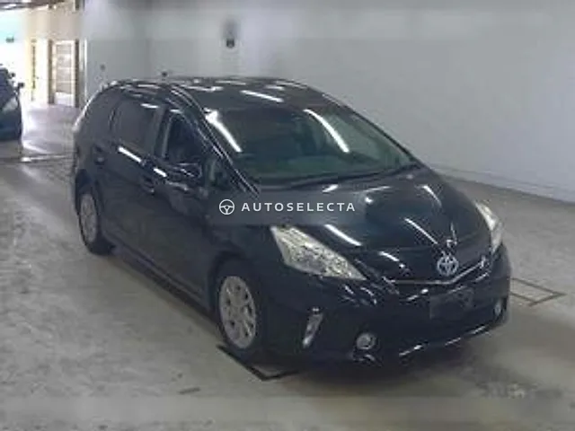 Toyota Prius Alpha 2011