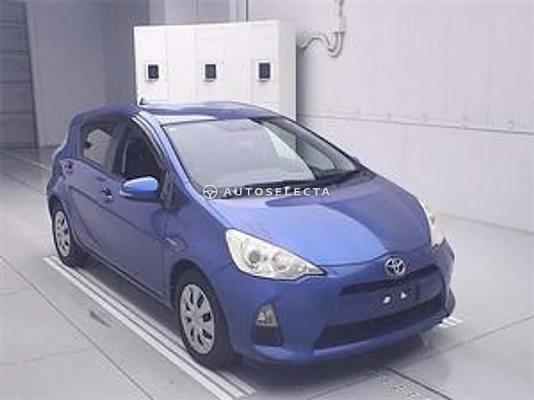 Toyota Aqua 2013, photo 1 of 1