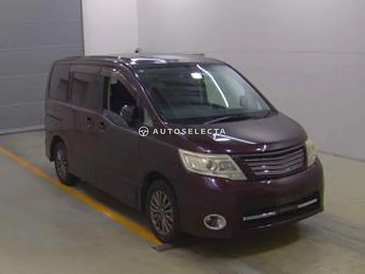 Nissan Serena 2010, photo 1 of 5