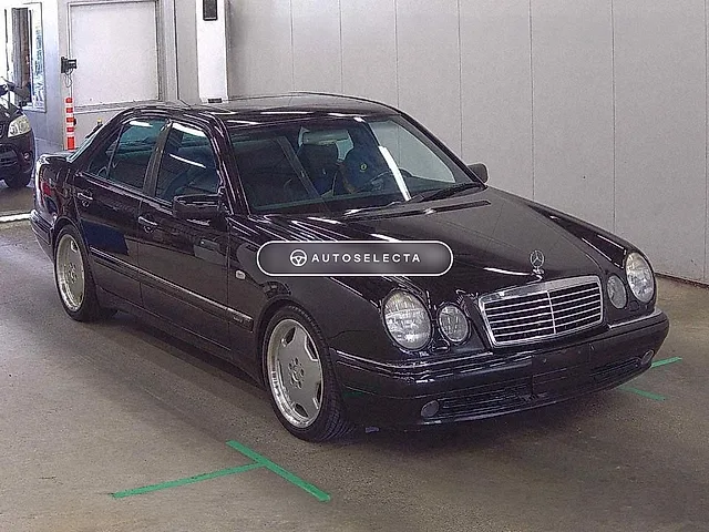 Mercedes-AMG E-Class 1998, auction grade 4