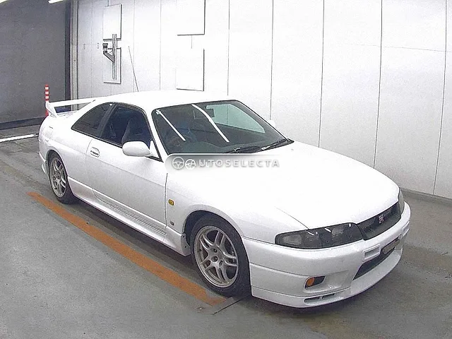 Nissan Skyline 1995, auction grade 3.5