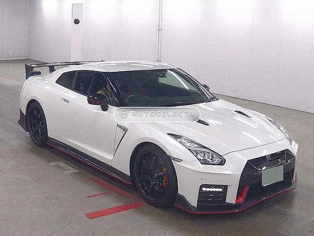 Nissan GT-R Nismo 2017, auction grade 5