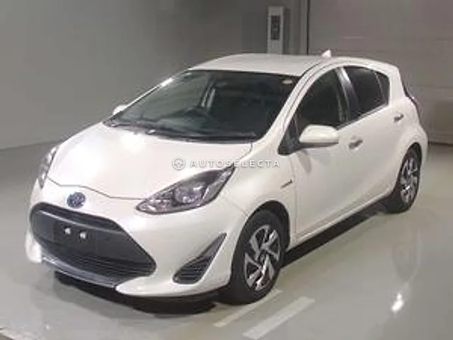 Toyota Aqua 2019, auction grade R