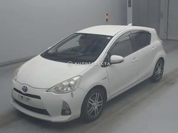 Toyota Aqua 2013, photo 1 of 1
