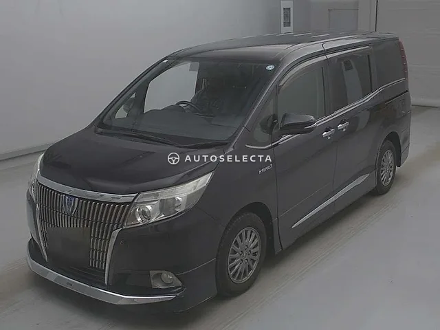 Toyota Esquire 2014, auction grade 3.5