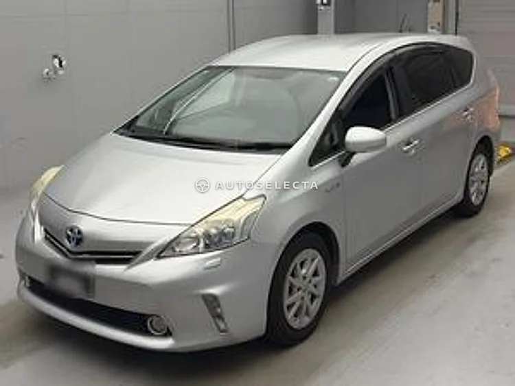 Toyota Prius Alpha 2012, photo 1 of 1