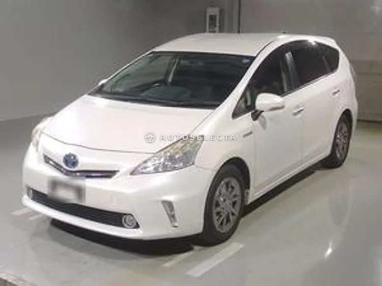 Toyota Prius Alpha 2014, photo 1 of 1