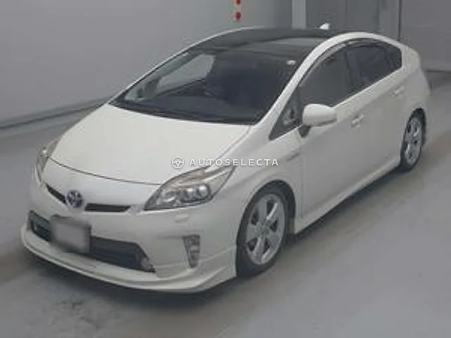 Toyota Prius 2014, auction grade R