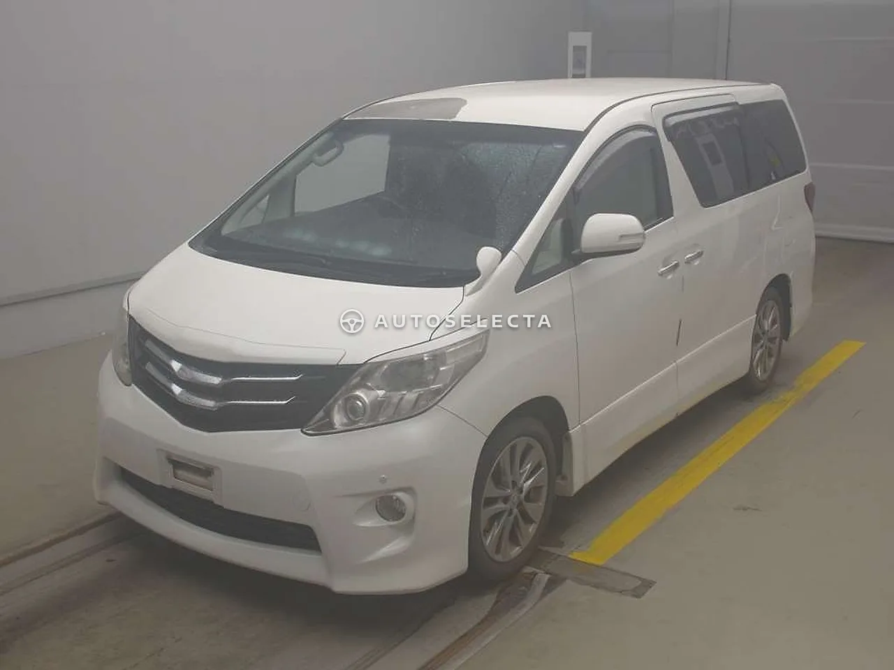 Toyota Alphard 2010, photo 1 of 2