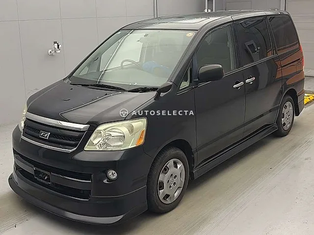 Toyota Noah 2005, auction grade 4
