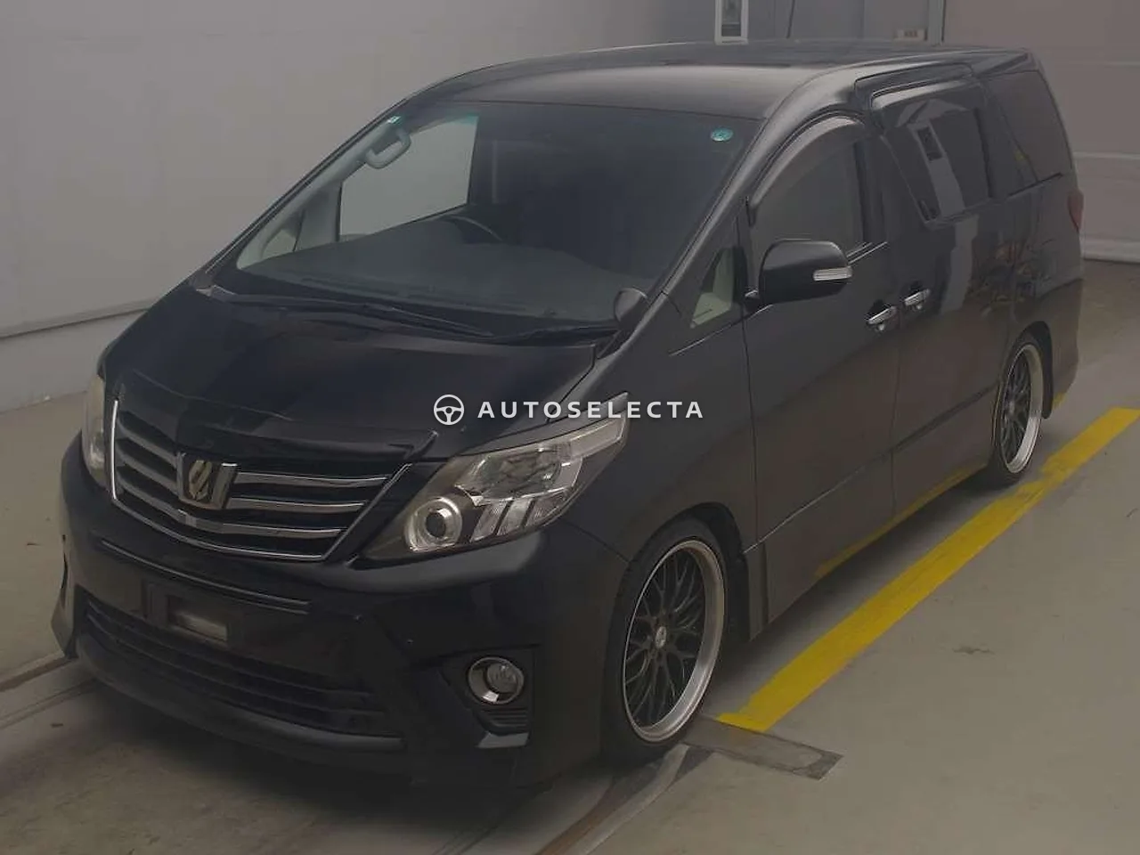 Toyota Alphard 2014, photo 1 of 1