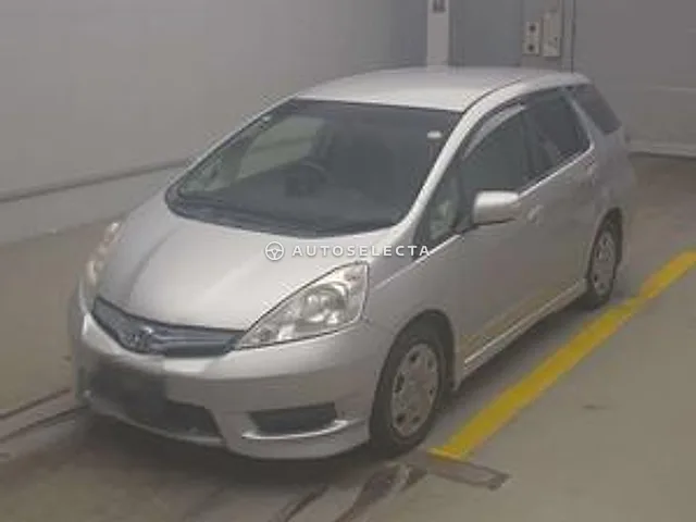Honda Fit Shuttle Hybrid 2012, auction grade 3.5