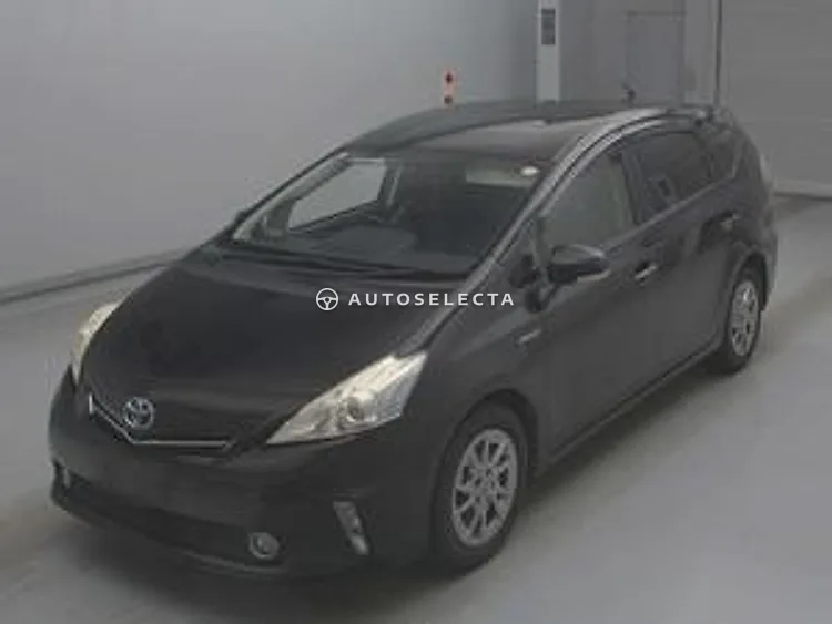 Toyota Prius Alpha 2013, photo 1 of 1