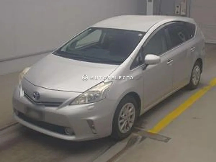 Toyota Prius Alpha 2011, photo 1 of 1