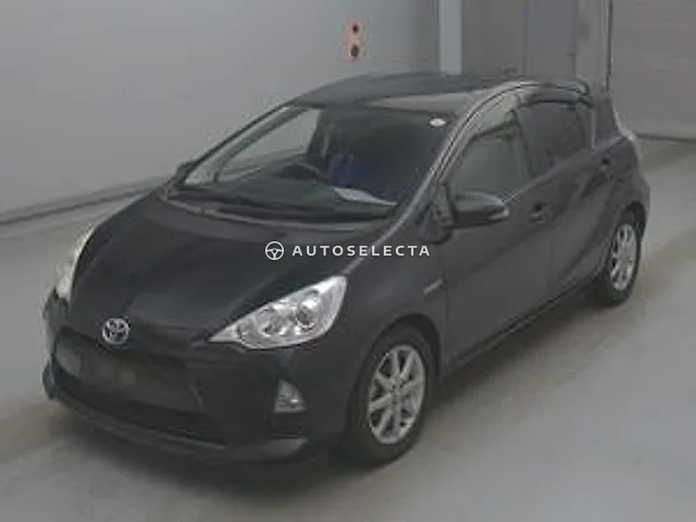 Toyota Aqua 2013, auction grade RA