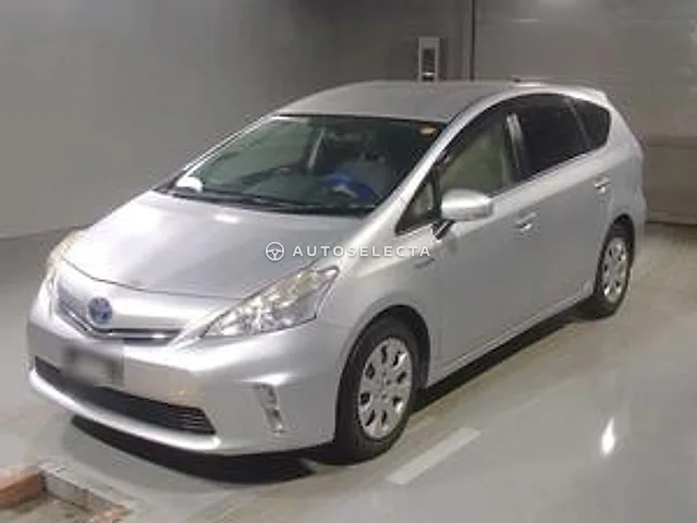 Toyota Prius Alpha 2013, auction grade 3.5