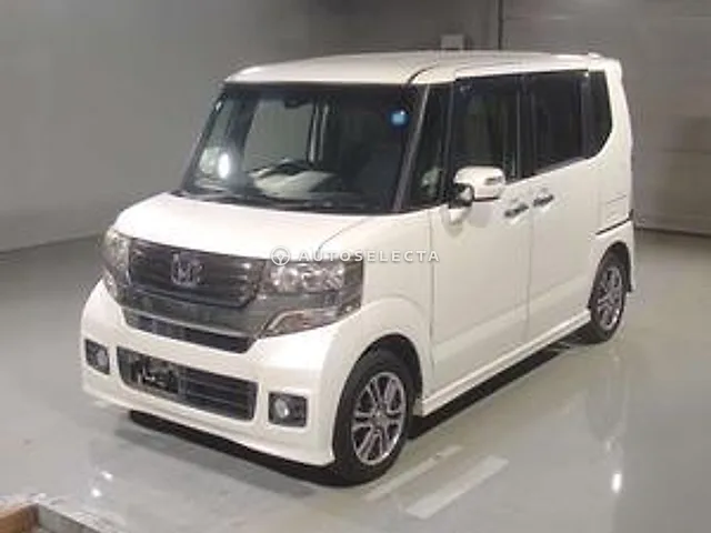 Honda N-BOX Custom 2015, auction grade 4.5