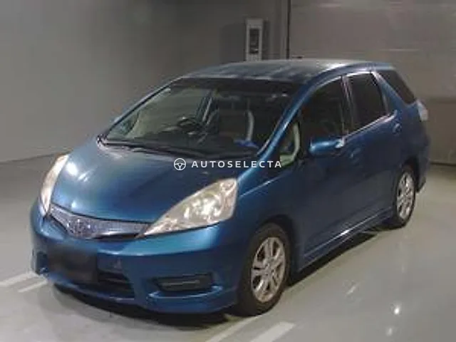 Honda Fit Shuttle Hybrid 2012, auction grade 3.5