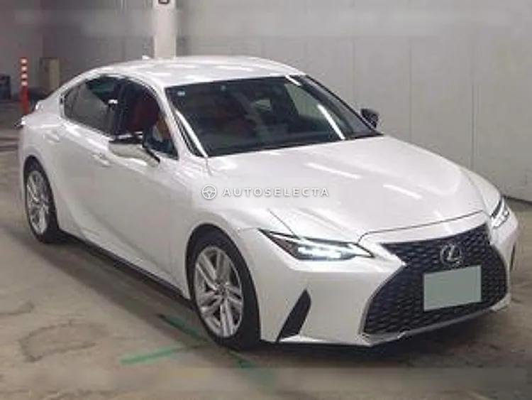 Lexus IS 2021, photo 1 of 6