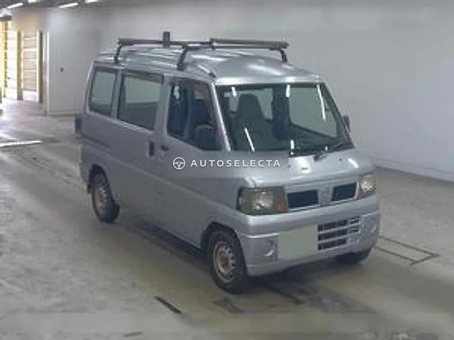 Nissan Clipper Van 2009, auction grade 3