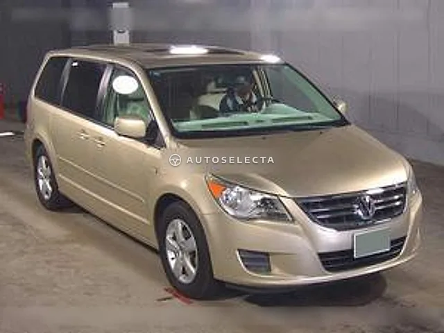 Volkswagen Routan 2012, auction grade 3.5