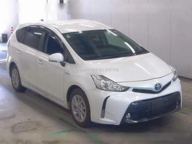 Toyota Prius Alpha 2017, auction grade 3.5