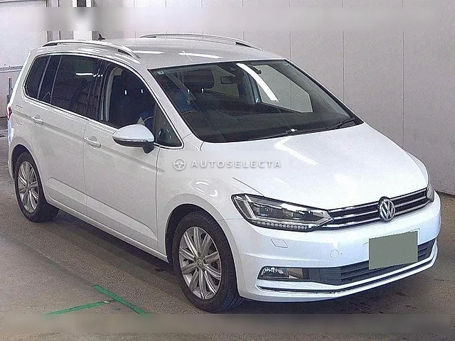 Volkswagen Golf Touran 2017, auction grade 4.5