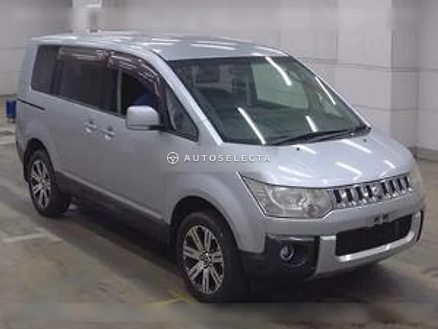 Mitsubishi Delica D:5 2007, auction grade 3.5