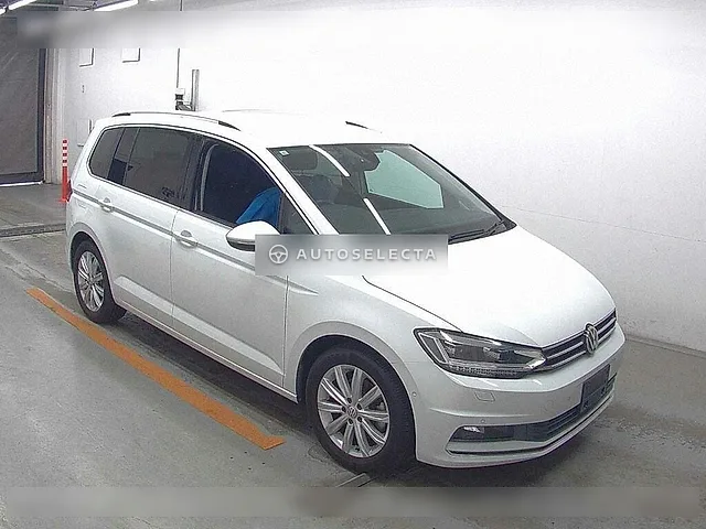 Volkswagen Golf Touran 2019, auction grade 4.5