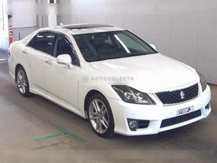 Toyota Crown 2011, photo 1 of 1