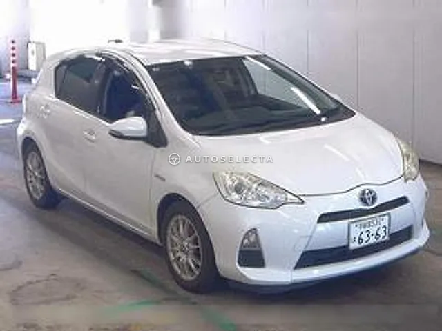 Toyota Aqua 2013, auction grade 3.5