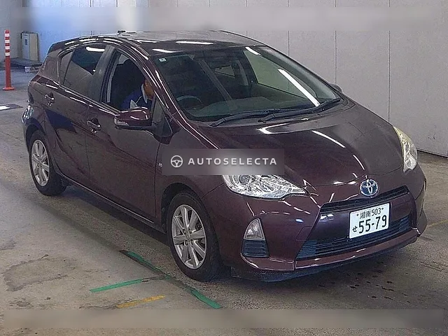 Toyota Aqua 2014, auction grade 3