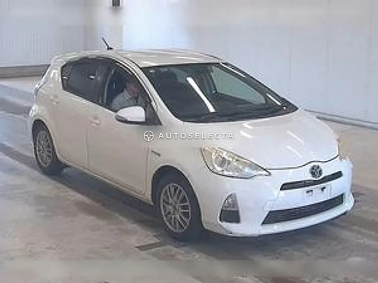 Toyota Aqua 2013, photo 1 of 1