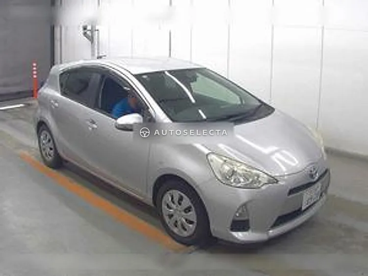 Toyota Aqua 2013, photo 1 of 1