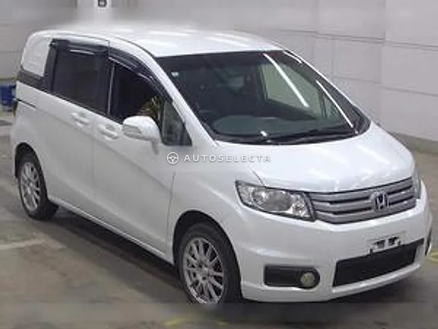 Honda Freed Spike 2013, auction grade 4