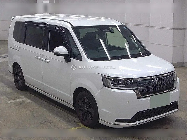 Honda Stepwgn Spada 2023, auction grade 4.5