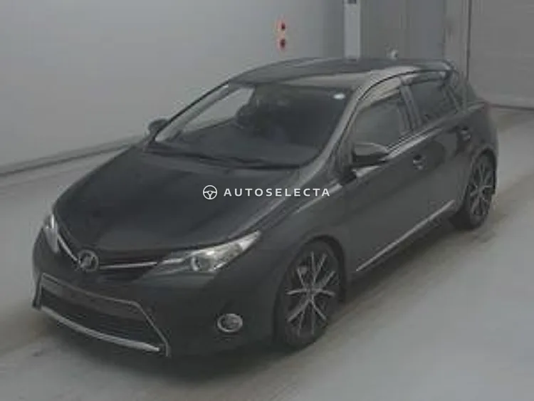 Toyota Auris 2013, photo 1 of 1