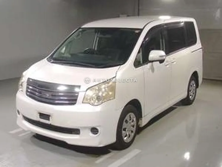 Toyota Noah 2012, photo 1 of 1