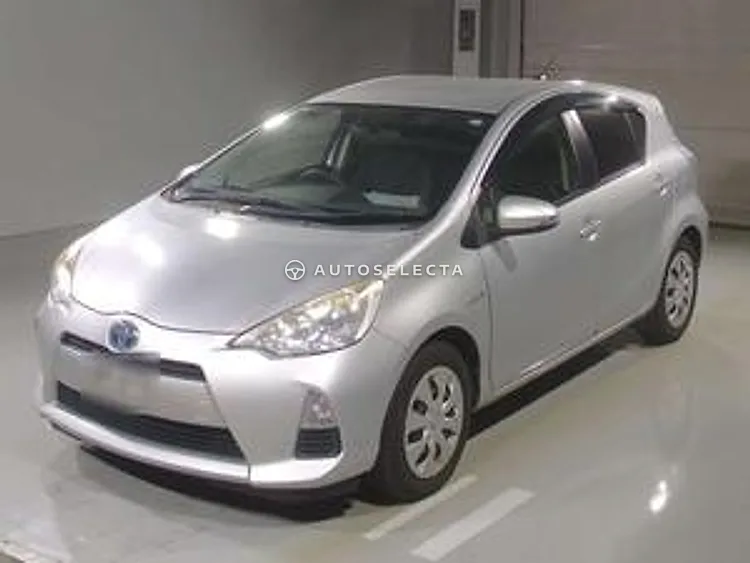 Toyota Aqua 2013, photo 1 of 1