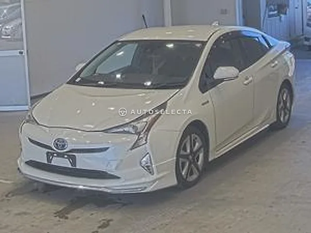 Toyota Prius 2016, auction grade RA
