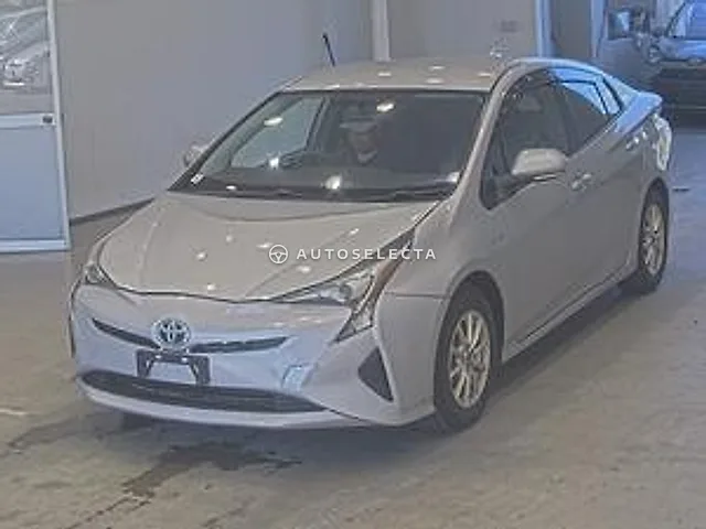Toyota Prius 2016, auction grade RA