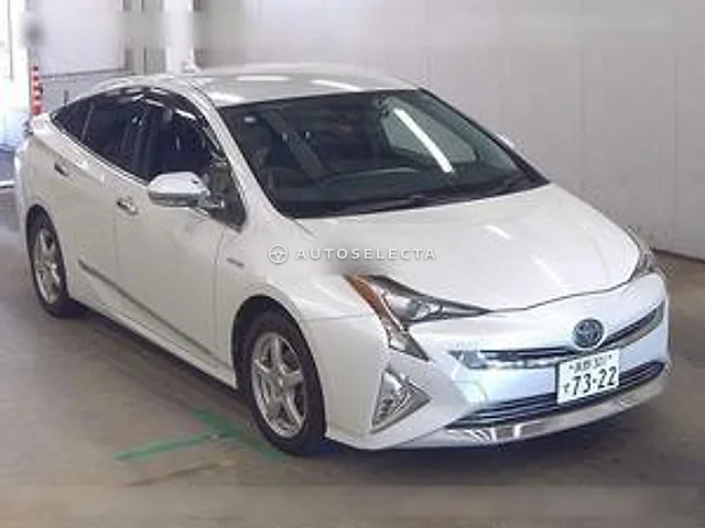 Toyota Prius 2016, auction grade 3.5