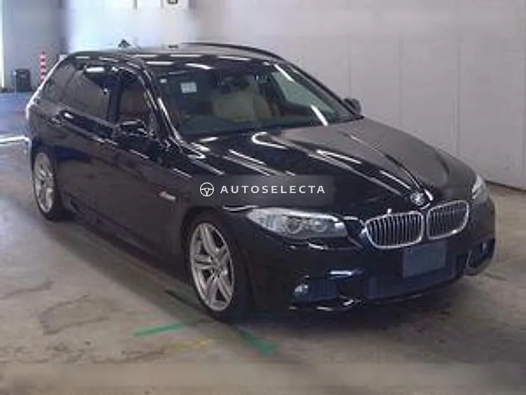 BMW 5 Series 2011, photo 1 of 6
