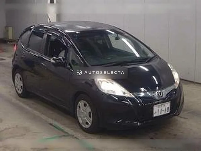 Honda Fit Hybrid 2012, auction grade 3.5