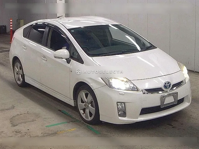 Toyota Prius 2011, auction grade 3.5