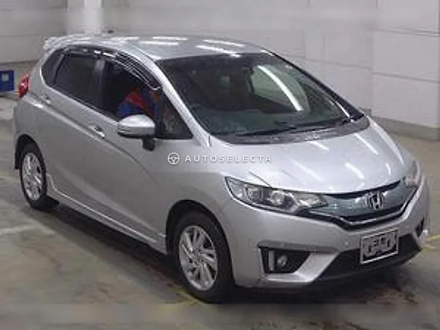 Honda Fit Hybrid 2014, auction grade 4