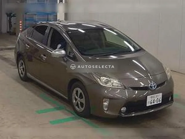 Toyota Prius 2013, auction grade 3.5