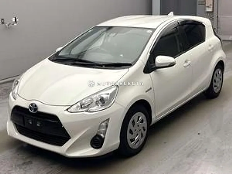 Toyota Aqua 2016, photo 1 of 1